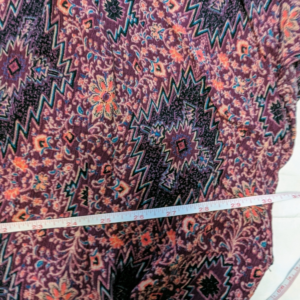 GARAGE Patterned Shawl - Picture 6 of 6
